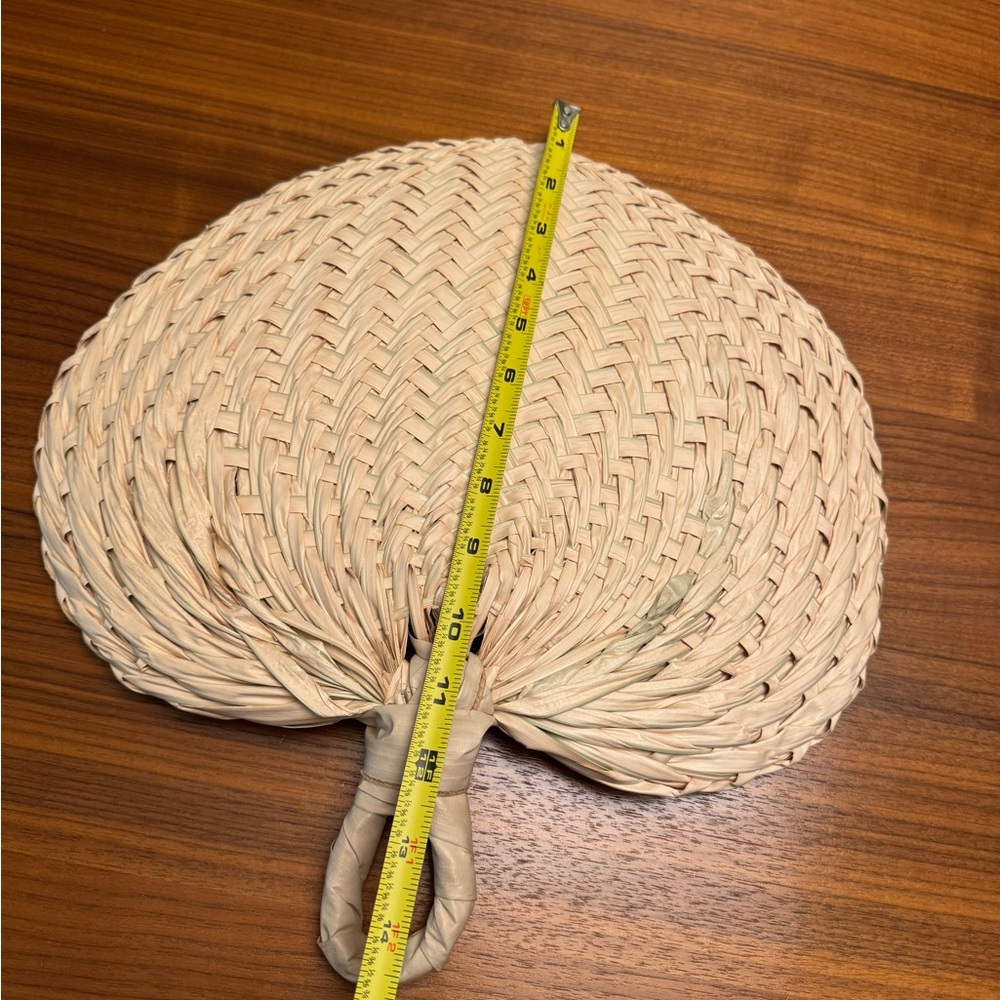Filipino Pamaypay Abaniko Woven Buri Palm Leaf Souvenir Hand Fan, Philippines
l - Picture 5 of 7